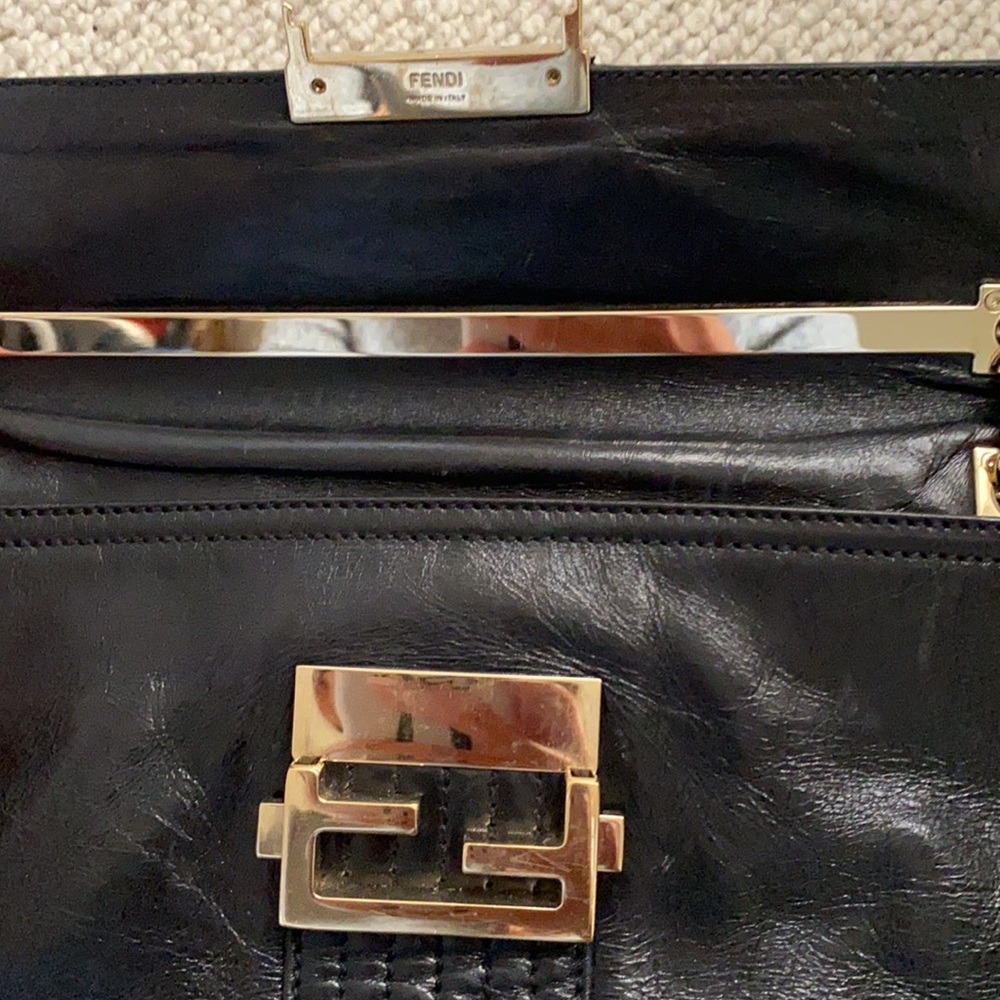 Black leather authentic Fendi bag - Picture 4 of 8